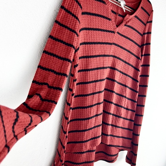 ARIZONA | 🐅 Orange & Black Striped Thermal-Style Long-Sleeved Sweater - Picture 7 of 10